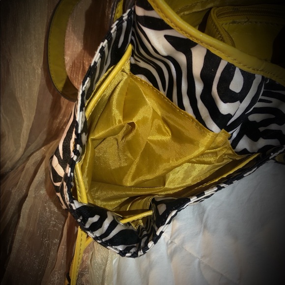 🎁✈️😊Yellow & Zebra Print, Handbag, by Nicole Miller - Picture 8 of 11